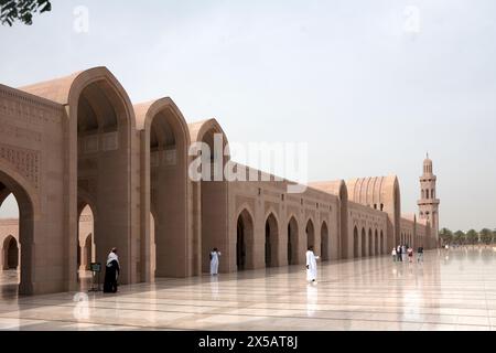 archways and riwaq sultan qaboos grand mosque muscat oman middle east Stock Photo