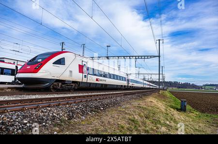 SBB ICN SBB RABDe 500 Ein SBB Intercity-Neigezug ICN mit der ...