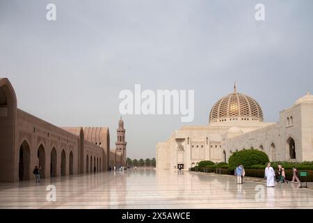 dome and minaret sultan qaboos grand mosque muscat oman middle east Stock Photo