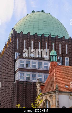 Former Goseriedebad, indoor swimming pool opened in 1905 in the neo-baroque and art nouveau style, behind the Anzeiger tower block, state capital Stock Photo