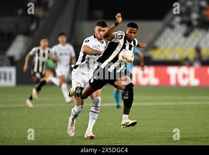 Rio de Janeiro, Brazil. 8th May, 2024. Junior Santos of Botafogo during the CONMEBOL Copa Libertadores football match between Botafogo and LDU Quito at Estádio Nilton Santos in Rio de Janeiro, Brazil. (Andre Ricardo/SPP) Credit: SPP Sport Press Photo. /Alamy Live News Stock Photo