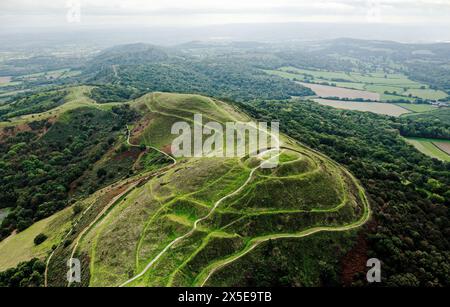 Contour earthworks of Iron Age hillfort known as British Camp aka Herefordshire Beacon dates from approx. 2nd C. BC. Aerial looking SW. Malvern Hills Stock Photo