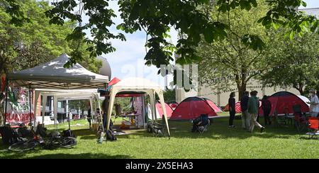 University Bristol Pro-Palestinian student protest camping on lawn outside university building, UK Stock Photo