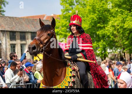 Brugge, Belgium. 09th May, 2024. volunteers are dressed up as historical people during the Holy Blood Procession (Heilige Bloedprocessie - Procession Saint-Sang) event, on Thursday 09 May 2024 in Brugge. During the procession, the relic of the Holy blood is carried from the Holy blood basilica to the Holy Saviour cathedral through the city center of Bruges. BELGA PHOTO KURT DESPLENTER Credit: Belga News Agency/Alamy Live News Stock Photo