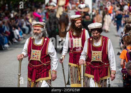 Brugge, Belgium. 09th May, 2024. volunteers are dressed up as historical people during the Holy Blood Procession (Heilige Bloedprocessie - Procession Saint-Sang) event, on Thursday 09 May 2024 in Brugge. During the procession, the relic of the Holy blood is carried from the Holy blood basilica to the Holy Saviour cathedral through the city center of Bruges. BELGA PHOTO KURT DESPLENTER Credit: Belga News Agency/Alamy Live News Stock Photo