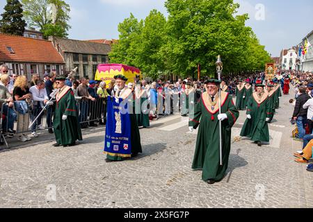 Brugge, Belgium. 09th May, 2024. volunteers are dressed up as historical people during the Holy Blood Procession (Heilige Bloedprocessie - Procession Saint-Sang) event, on Thursday 09 May 2024 in Brugge. During the procession, the relic of the Holy blood is carried from the Holy blood basilica to the Holy Saviour cathedral through the city center of Bruges. BELGA PHOTO KURT DESPLENTER Credit: Belga News Agency/Alamy Live News Stock Photo