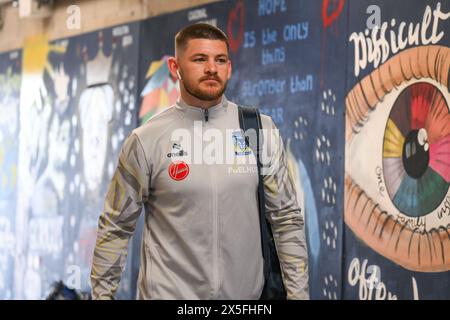 Danny Walker of Warrington Wolves arrives ahead of  the Betfred Super League Round 11 match Warrington Wolves vs Hull KR at Halliwell Jones Stadium, Warrington, United Kingdom, 9th May 2024  (Photo by Craig Thomas/News Images) Stock Photo