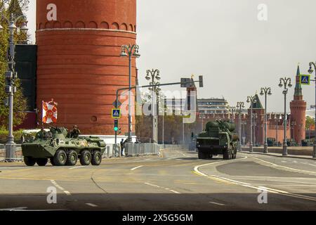 Moscow, Russia. 09th May, 2024. A Russian†armoured personnel carrier BTR 82A and a mobile†surface-to-air missile system S-400, NATO reporting name SA-21 Growler, are seen next to the Kremlin wall immediately after the Victory Day Parade on the Red Square. The Victory Day is celebrated annually on May 9. Besides its symbolic meaning, it has been a tool to demonstrate Russia's new weaponry to potential adversaries. Credit: SOPA Images Limited/Alamy Live News Stock Photo