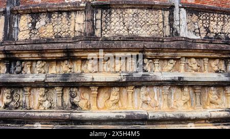 Carvings of Lions on Vatadage Monument, Polonnaruwa Ancient City, Polonnaruwa, Sri Lanka. Stock Photo