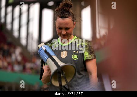 Cologne, Germany. 09th May, 2024. Cologne, Germany, May 9th 2024: Marina Hegering ( 31 Wolfsburg ) celebrating the win of the DFB Pokal Final between FC Bayern and VfL Wolfsburg at RheinEnergieStadion in Cologne, GERMANY. (Julia Kneissl/SPP) Credit: SPP Sport Press Photo. /17�Թ����� Live News Stock Photo