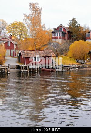 Houses by the water in Vaxholm, Stockholm archipelago Stock Photo