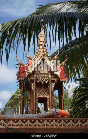 Thailand, Koh Phangan, small buddhist temple near a beach Stock Photo