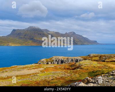 landscape along the Strandvegur at Reykjarfjordur. The Strandir in the Westfjords (Vestfirdir) in Iceland during autumn. Stock Photo