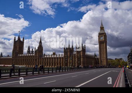 London, UK. 16th April 2024. Houses of Parliament, Big Ben and Westminster Bridge. Credit: Vuk Valcic/Alamy Stock Photo
