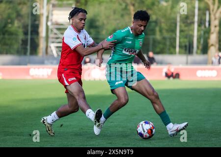 Utrecht, Netherlands. 10th May, 2024. UTRECHT, 10-05-2024, Zoudenbalch, Keuken Kampioen Divisie, Dutch football, season 2023/2024, during the match Jong Utrecht - Dordrecht, Jong FC Utrecht player Lynden Edhart, FC Dordrecht player Ilias Bronkorst Credit: Pro Shots/Alamy Live News Stock Photo