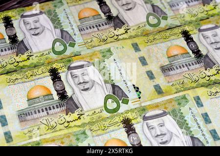 50 fifty Saudi riyals banknote features the dome of the rock in ...