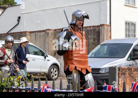 The Suffolk Knights re-enactment group attend an unusual and individual wedding at the Unitarian Church in Framlingham a Suffolk market town. Stock Photo