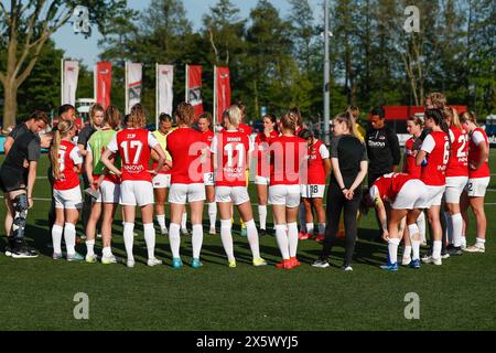 Wijdewormer, Netherlands. 11th May, 2024. WIJDEWORMER, NETHERLANDS - MAY 11: End of the seizoen during the Dutch Azerion Women's Eredivisie match between AZ Alkmaar and sv Heerenveen at AFAS Trainingscomplex on May 11, 2024 in Wijdewormer, Netherlands. (Photo by Gerard Spaans/Orange Pictures) Credit: Orange Pics BV/Alamy Live News Stock Photo