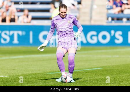 Bridgeview, Illinois, USA. 12th May, 2024. Utah Royals FC goalkeeper Mandy Haught (1) during NWSL Soccer match action between the Utah Royals FC and Chicago Red Stars at SeatGeek Stadium in Bridgeview, Illinois. John Mersits/CSM/Alamy Live News Stock Photo