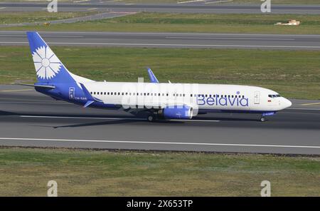 ISTANBUL, TURKIYE - NOVEMBER 05, 2022: Belavia Boeing 737-8K5 (35139) landing to Istanbul International Airport Stock Photo