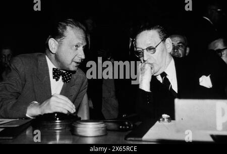 UN Secretary-General Swedish Dag Hammarskjold and General Assembly President Josè Maza of Chile, 1950s Stock Photo