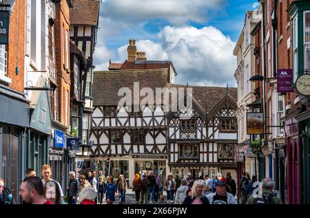 Ludlow market town and civil parish in Shropshire, England. It is located 28 miles south of Shrewsbury and 23 miles north of Hereford Stock Photo