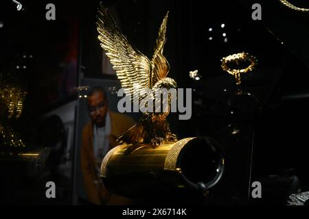 ghostface-killah-s-eagle-bracelet-on-display-for-ice-cold-an