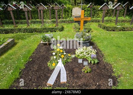 Grab von Wolfgang Schäuble, Waldbachfriedhof, Offenburg, Baden-Württemberg, Deutschland Stock Photo