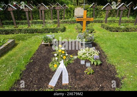 Grab von Wolfgang Schäuble, Waldbachfriedhof, Offenburg, Baden-Württemberg, Deutschland *** Grave of Wolfgang Schäuble, Waldbach Cemetery, Offenburg, Baden Württemberg, Germany Stock Photo