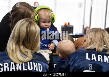 Prague, Czech Republic. 13th May, 2024. Fans of Finland during the 2024 IIHF Ice Hockey World Championship match between Norway and Finland at the O2 arena in Prague, Czech Republic, May 13, 2024. (Credit Image: © Slavek Ruta/ZUMA Press Wire) EDITORIAL USAGE ONLY! Not for Commercial USAGE! Stock Photo