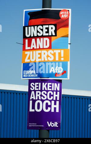 Dortmund, 14.5.2024: Wahlplakate zur Europawahl am 9.6.2024. Plakat der Afd (Alternative für Deutschland, oben) und der Partei Volt. Stock Photo