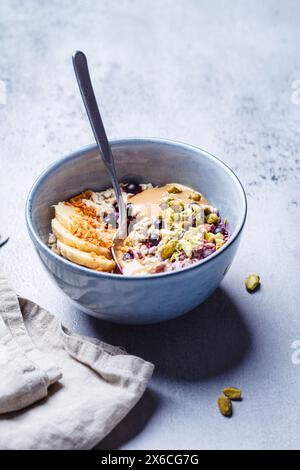 Oatmeal And Currants, Healthy Breakfast Stock Photo - Alamy