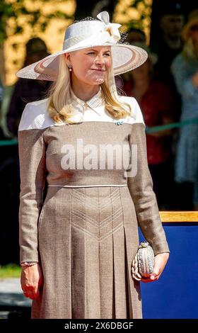 Oslo, Norwegen. 14th May, 2024. Norwegian Crown Princess Mette Marit attends the Wreath laying ceremony at the National Monument in Oslo Credit: Albert Nieboer POINT THE VUE OUT/dpa/Alamy Live News Stock Photo