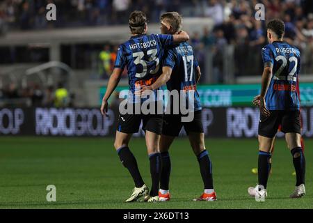 Bergamo, Italy. 12th May, 2024. Italy, Bergamo, may 12 2024: Charles De Ketelaere (Atalanta) scores and celebrates the 2-0 goal at 20' during soccer game Atalanta BC vs AS Roma, day 36 Serie A Tim 2023-2024 Gewiss StadiumAtalanta BC vs AS Roma, Lega Calcio Serie A 2023/2024 day 36 at Gewiss Stadium (Photo by Fabrizio Andrea Bertani/Pacific Press/Sipa USA) Credit: Sipa USA/Alamy Live News Stock Photo