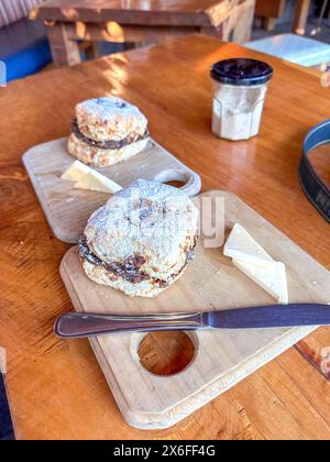 Date scones at Sign of the Kiwi Cafe, Summit Road, Governors Bay, Banks Peninsula, Canterbury Region, New Zealand Stock Photo