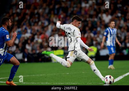 Madrid, Spanien. 14th May, 2024. Madrid Spain; 05/14/2024.- Real Madrid beats Alavés 5-0 on matchday 36 of the Spanish Soccer League. With goals from Jude Bellingham 10', Vinicuis Junior 27', 60', Federico Valverde 45'   1' and Arda Güler 81'. Match held at Santiago Bernabeu Stadium in the capital of the Kingdom of Spain Credit: Juan Carlos Rojas/dpa/Alamy Live News Stock Photo