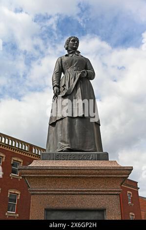 Statue of Sister Dora by Francis John Williamson. The Bridge, Walsall, West Midlands, England, United Kingdom, Europe. Stock Photo