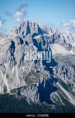 Spectacular rocky mountain peaks of the Sesto Dolomites, view from the Carnic main ridge, Carnic High Trail, Carnic Alps, Carinthia, Austria Stock Photo