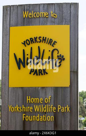 Sign welcoming visitors to the Yorkshire Wildlife Park in Doncaster, South Yorkshire, U.K. Stock Photo