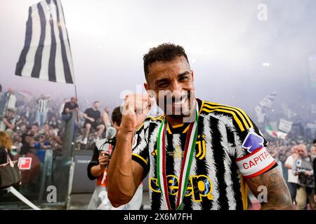 Rome, Italy. 15th May, 2024. Danilo of Juventus FC celebrates the victory of the trophy at the end of the Coppa Italia 2023/2024 Frecciarossa final match between Atalanta BC and Juventus FC at Stadio Olimpico on May 15, 2024 in Rome, Italy. Credit: Giuseppe Maffia/Alamy Live News Stock Photo