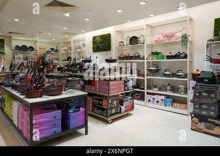 SINGAPORE - NOVEMBER 06, 2023: various cookware displayed at Metro Paragon in Paragon Mall, located in the Orchard Road area of Singapore. Stock Photo