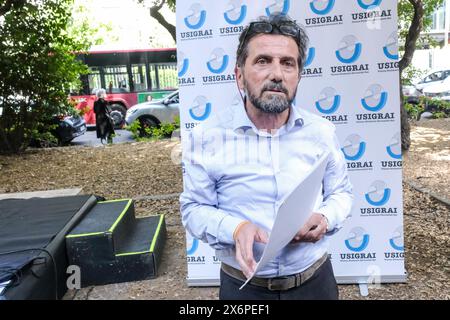 Daniele Macheda, segretario USIGRAI, in occasione della manifestazione indetta dal sindacato giornalisti Rai Usigrai per la salvaguardia della libertà d'informazione davanti alla sede generale Rai di Viale Mazzini a Roma, Giovedì, 16 Maggio 2024 (Foto Mauro Scrobogna/LaPresse) the secretary Usigrai Daniele Macheda on the occasion of the demonstration called by the journalists union Rai Usigrai for the protection of freedom of information in front of the Rai general headquarters in Viale Mazzini in Rome, Thursday, May 16 2024 (Photo by Mauro Scrobogna/LaPresse) Stock Photo