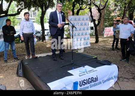 Il segretario generale CGIL Maurizio Landini con il segretario Usigrai Daniele Macheda in occasione della manifestazione indetta dal sindacato giornalisti Rai Usigrai per la salvaguardia della libertà d'informazione davanti alla sede generale Rai di Viale Mazzini a Roma, Giovedì, 16 Maggio 2024 (Foto Mauro Scrobogna/LaPresse) The general secretary of CGIL Maurizio Landini with the secretary Usigrai Daniele Macheda on the occasion of the demonstration called by the journalists union Rai Usigrai for the protection of freedom of information in front of the Rai general headquarters in Viale Maz Stock Photo