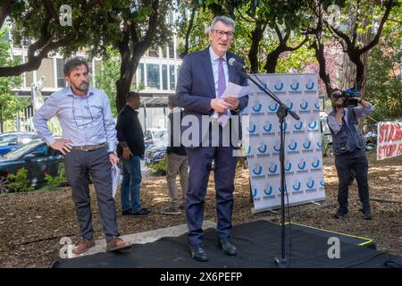 Il segretario generale CGIL Maurizio Landini con il segretario Usigrai Daniele Macheda in occasione della manifestazione indetta dal sindacato giornalisti Rai Usigrai per la salvaguardia della libertà d'informazione davanti alla sede generale Rai di Viale Mazzini a Roma, Giovedì, 16 Maggio 2024 (Foto Mauro Scrobogna/LaPresse) The general secretary of CGIL Maurizio Landini with the secretary Usigrai Daniele Macheda on the occasion of the demonstration called by the journalists union Rai Usigrai for the protection of freedom of information in front of the Rai general headquarters in Viale Maz Stock Photo