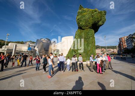 Puppy, Jeff Koons, Guggenheim Museum Bilbao, 20th century, designed by Frank O. Gehry, Bilbao, Basque Country, Spain. Stock Photo