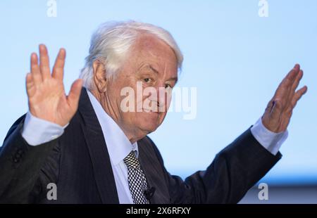 Mannheim, Germany. 16th May, 2024. Hasso Plattner, co-founder of the software company SAP, turns to the audience as he says goodbye. Credit: Marijan Murat/dpa/Alamy Live News Stock Photo