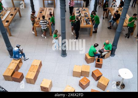 Apple Store in Puerta del Sol, Madrid, Spain Stock Photo