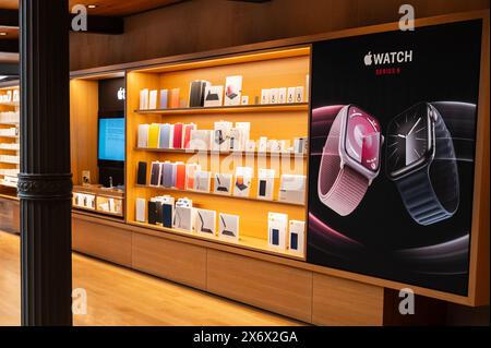 Apple Store in Puerta del Sol, Madrid, Spain Stock Photo