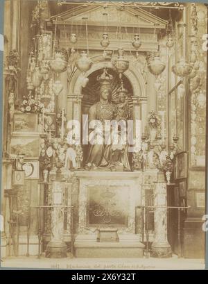 Altar with sculpture of Madonna and Child in the Basilica of Sant'Agostino in Rome, Italy, Madonna del parto. Chiesa di S. Agostino (title on object), photograph, anonymous, after sculpture by: Jacopo Tatti Sansovino, Rome, 1851 - 1900, cardboard, albumen print, height, 355 mm × width, 254 mm Stock Photo