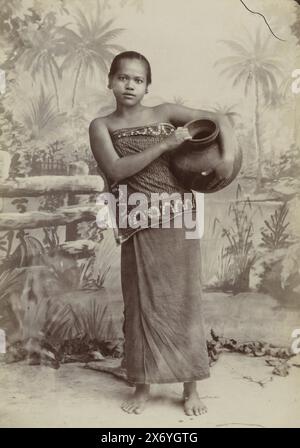 Java 1890 Studio Portrait of an unknown Javanese woman, Anonymous, 1870 - 1890 ...